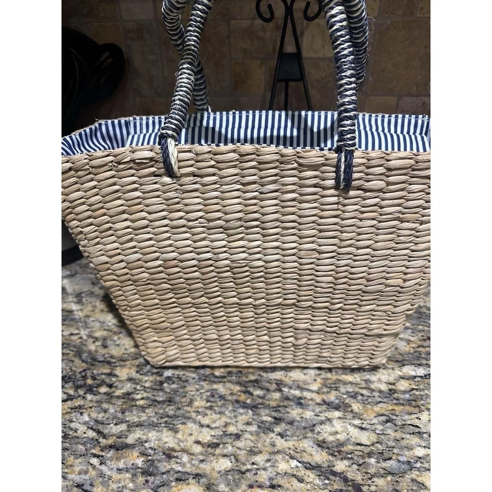 Straw Handbag Purse Ocean Fish Striped Inside Liner with Pockets 13 x 9 x 4